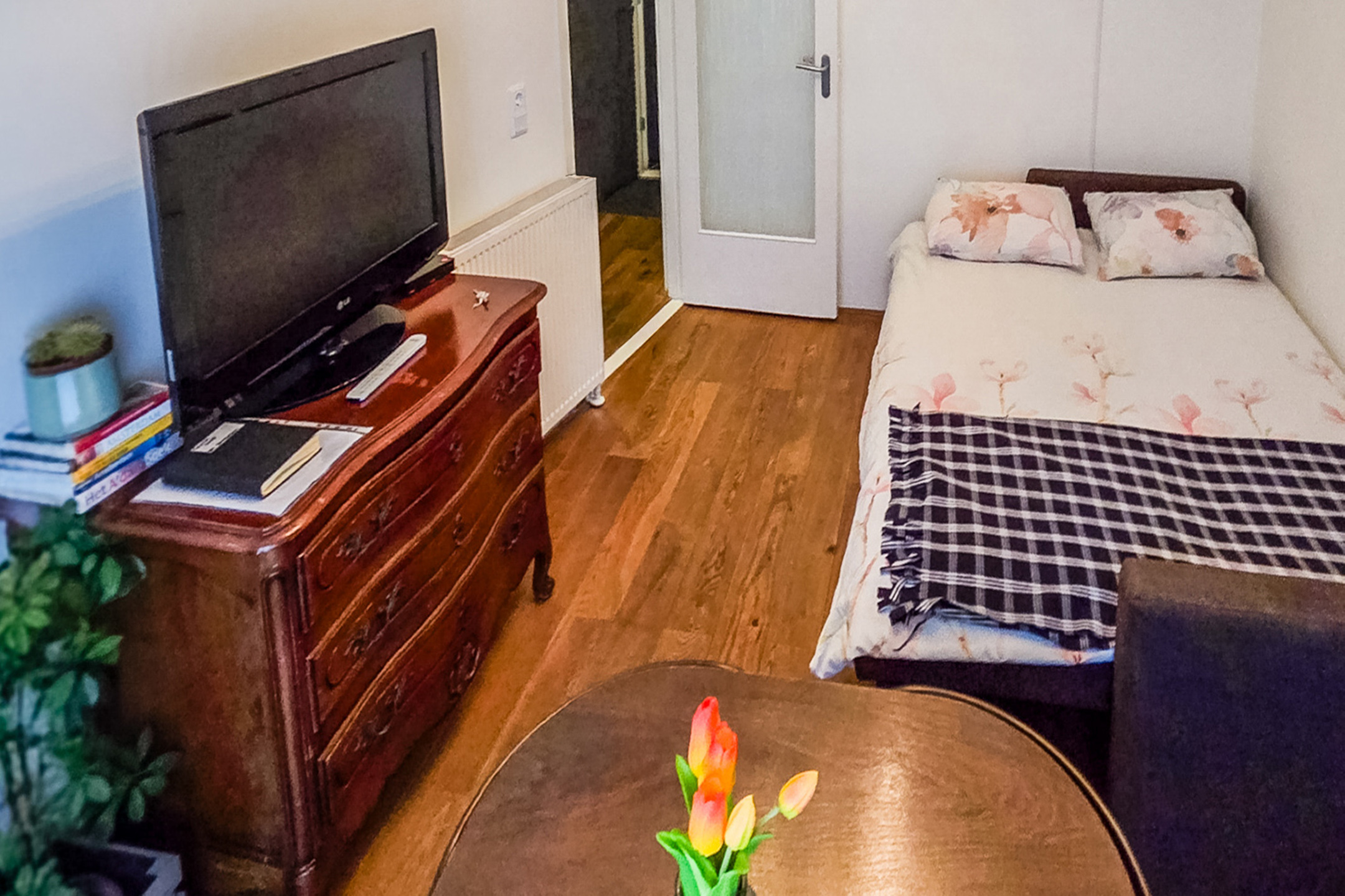 Living Area with Sofa Bed (converts to double bed) West City apartment Amsterdam